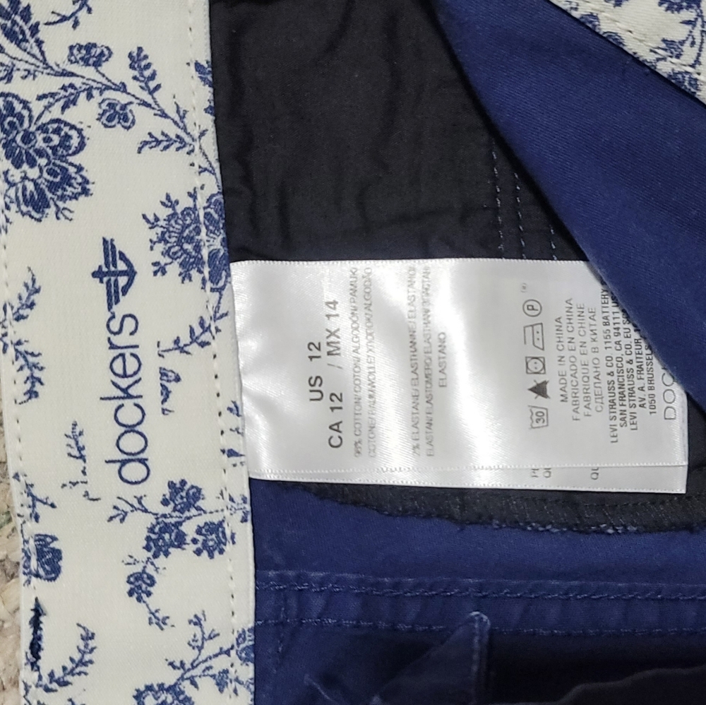Dockers Capris - image 2